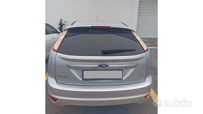Usata Ford Focus 90 CV (66 kW) 2009 Grigio Berlina