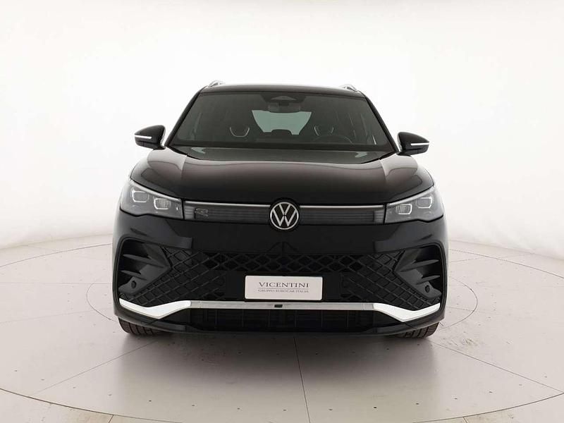 Usata VW Tiguan R-line Plus 150 CV (110 kW) 2025 Grenadill black metallizzato SUV