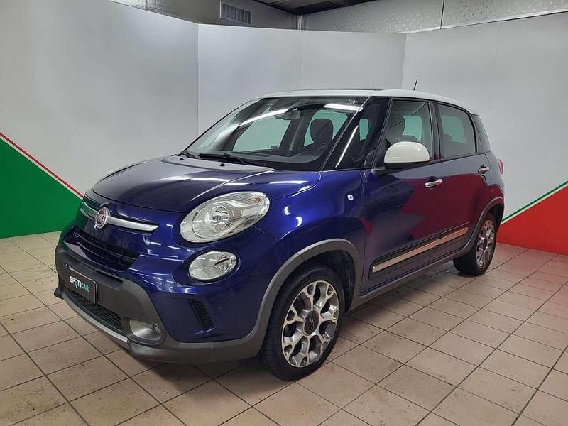 Blu Usata 2016 Fiat 500L Trekking Monovolume | 10.800 € (Cara) - Immagine 1/4