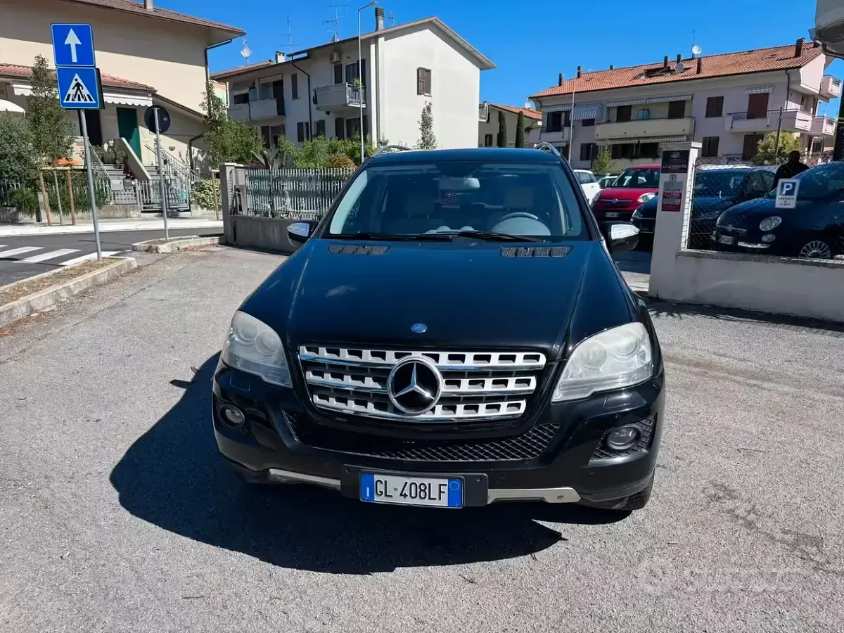 Begagnad Mercedes ML350 Premium 211 HK (155 kW) 2009 Svart SUV