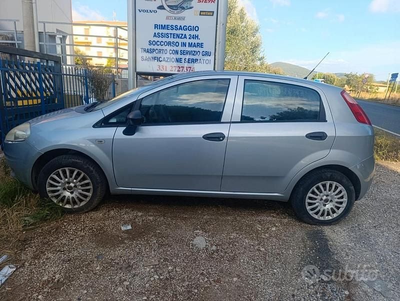 Usata Fiat Grande Punto 77 CV (56 kW) 2009 Grigio Utilitaria
