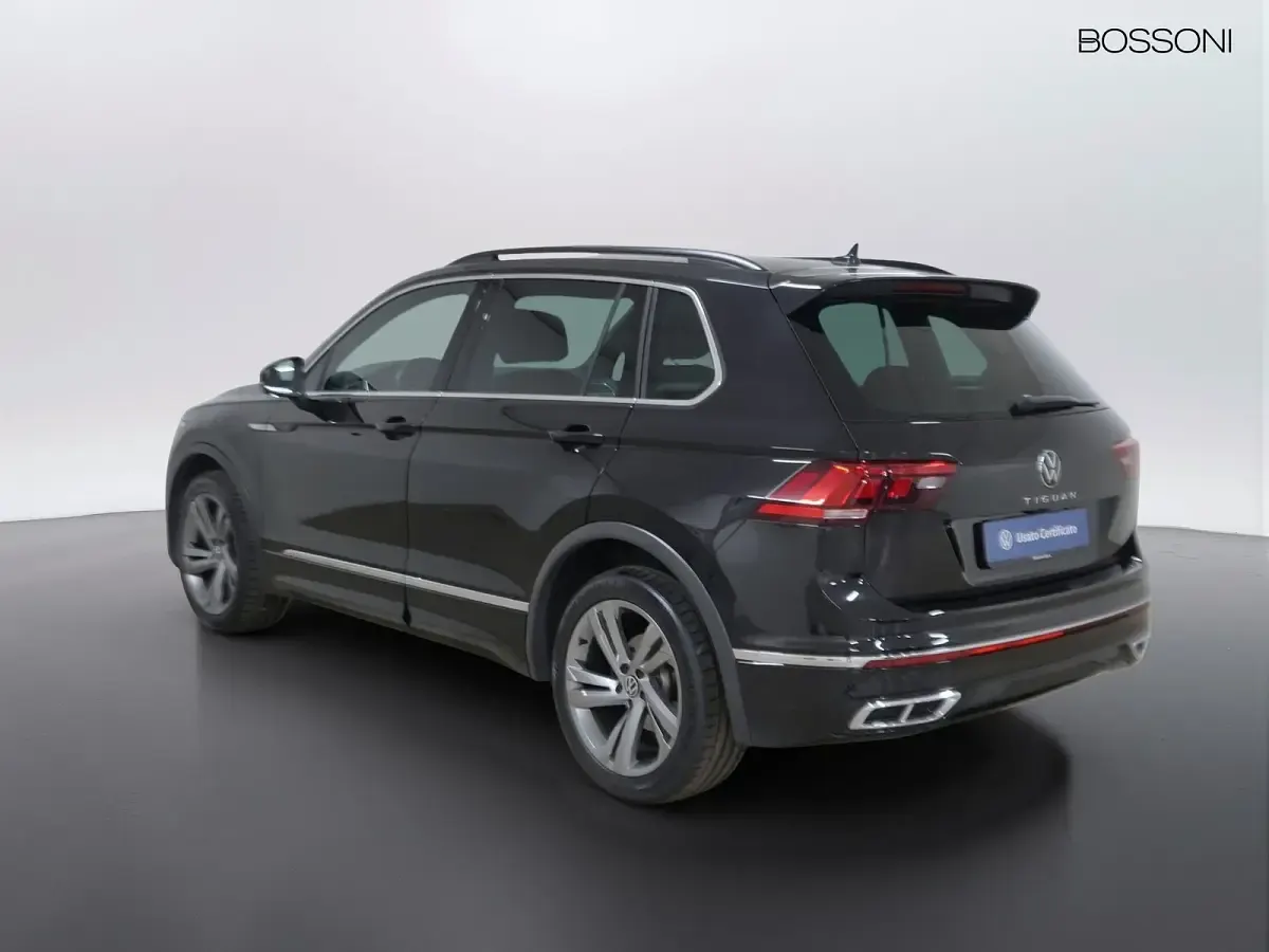 Usata VW Tiguan R-line 150 CV (110 kW) 2022 Nero SUV