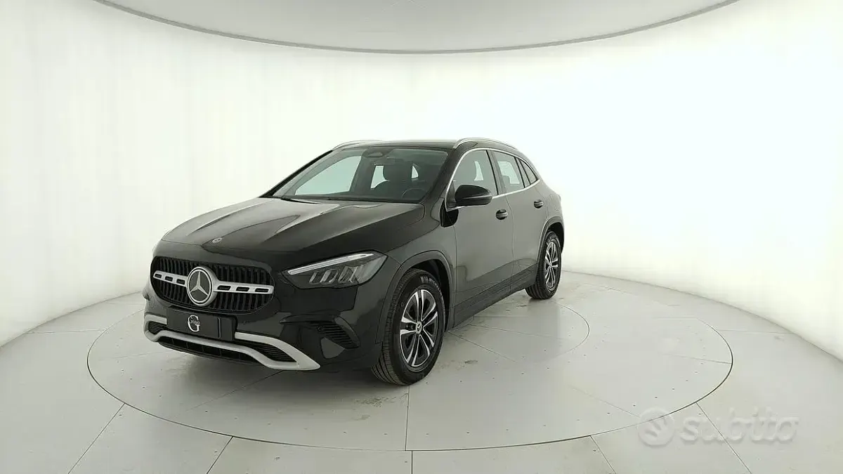 Begagnad Mercedes GLA180 Advanced 116 HK (85 kW) 2025 SUV