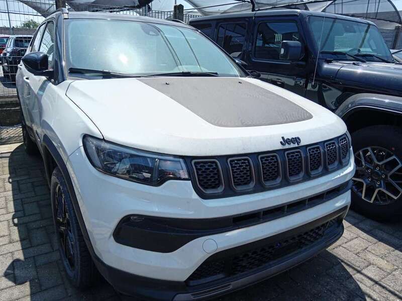 Usata Jeep Compass 239 CV (175 kW) 2023 Bianco tetto nero SUV