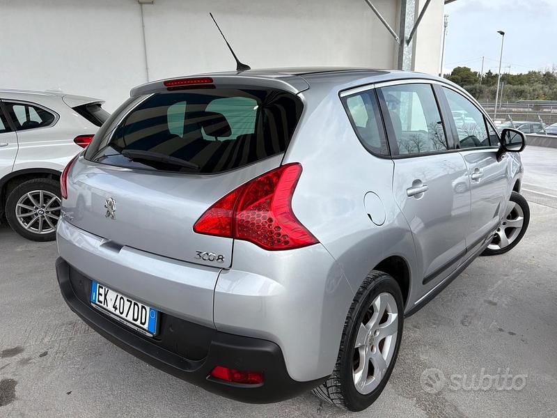 Usata Peugeot 3008 Business-Line 150 CV (110 kW) 2011 Grigio Station wagon