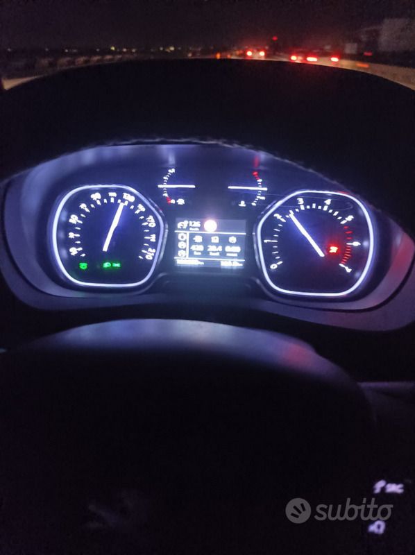 Usata Peugeot Traveller 150 CV (110 kW) 2018 Bianco Monovolume