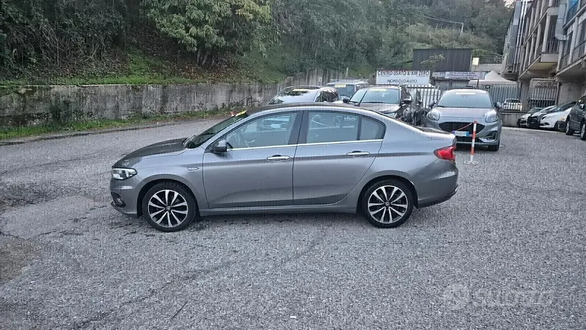 Usata Fiat Tipo Lounge 120 CV (88 kW) 2015 Grigio Berlina