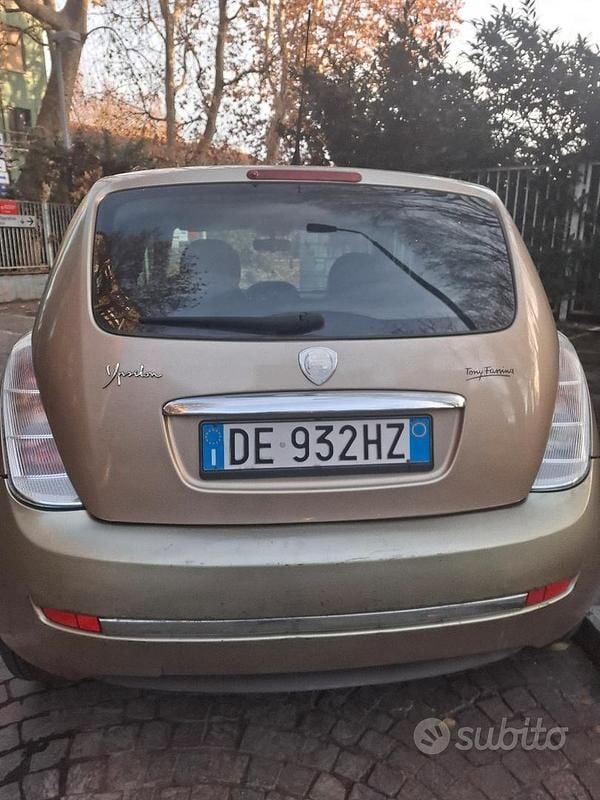 Usata Lancia Ypsilon 60 CV (44 kW) 2007 Grigio Utilitaria