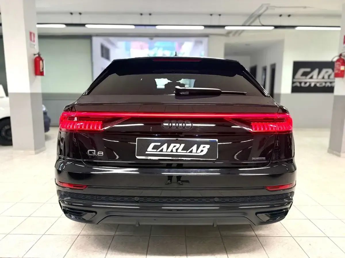 Usata Audi Q8 S-Line 231 CV (169 kW) 2020 Nero SUV