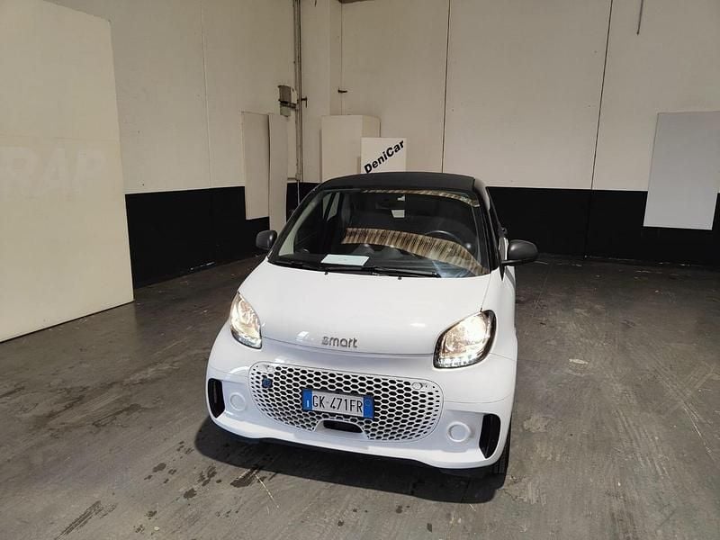 Usata Smart ForTwo Coupé Passion 41 kW (56 CV) 2022 Bianco / tetto nero Utilitaria