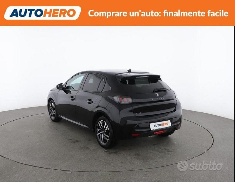 Usata Peugeot 208 Allure 101 CV (74 kW) 2023 Nero Utilitaria