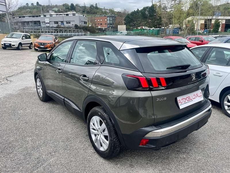 Usata Peugeot 3008 Business-Line 131 CV (96 kW) 2019 Verde SUV