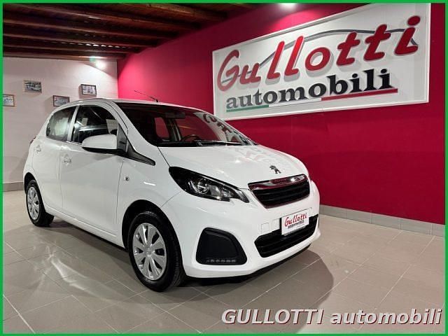 Usata Peugeot 108 Active 72 CV (52 kW) 2021 Bianco pastello Utilitaria
