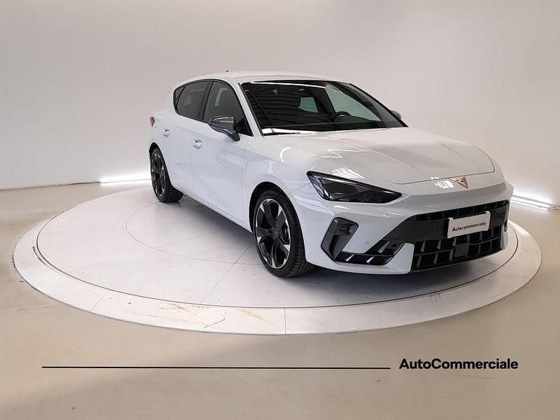 Usata Cupra Leon 150 CV (110 kW) 2025 Bianco Utilitaria