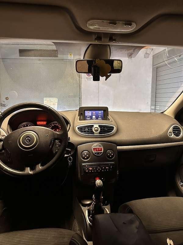 Usata Renault Clio IV Dynamique 75 CV (55 kW) 2012 Berlina