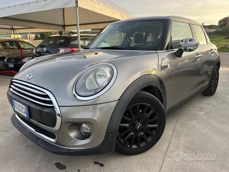 Usata Mini One D Business 95 CV (69 kW) 2016 Marrone Utilitaria