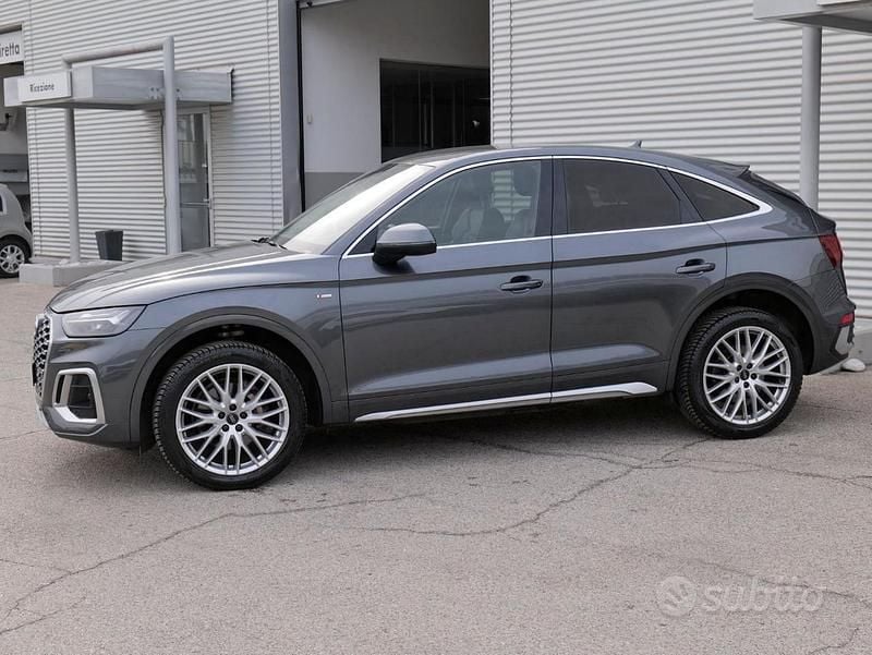 Usata Audi Q5 Sportback Ambiente 204 CV (150 kW) 2022 Grigio SUV