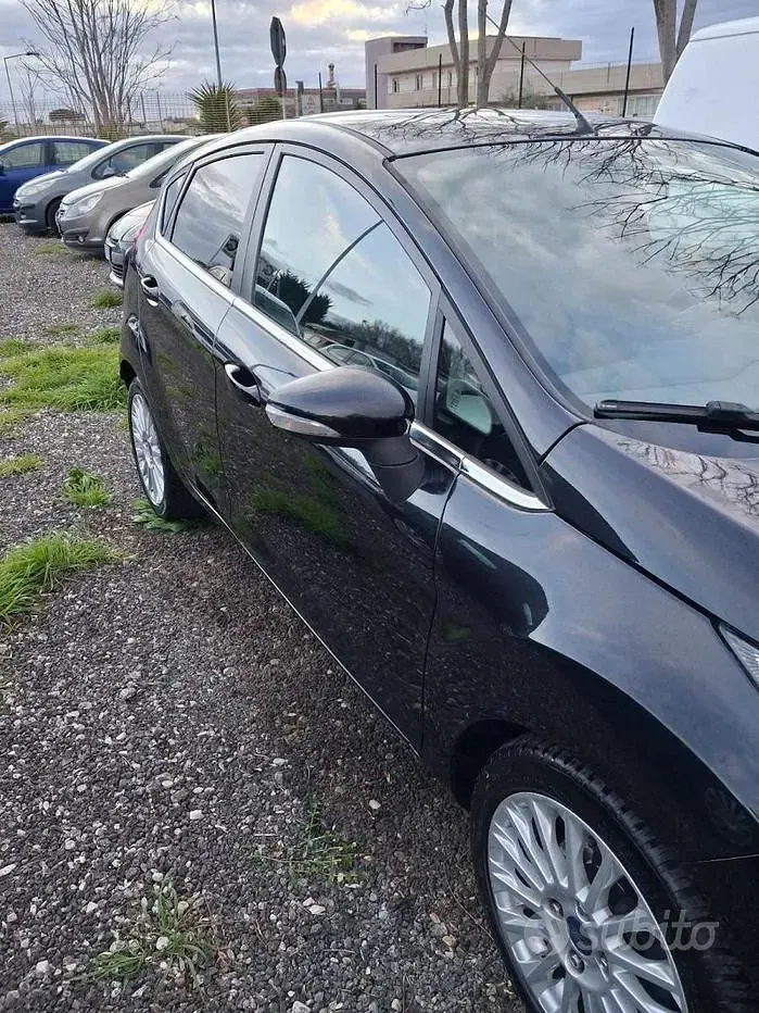 Usata Ford Fiesta 2013 Nero