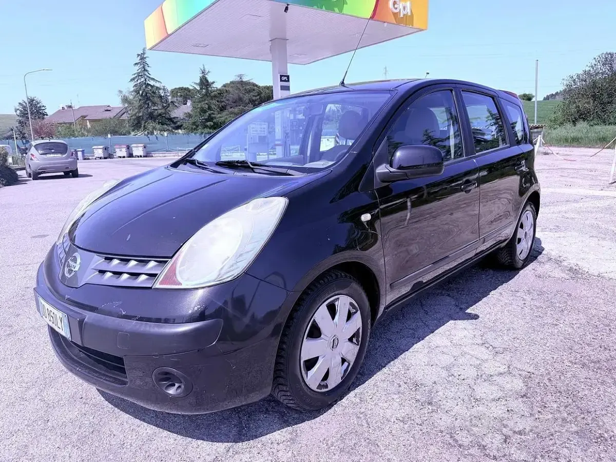Usata Nissan Note Visia 88 CV (64 kW) 2006 Nero Utilitaria
