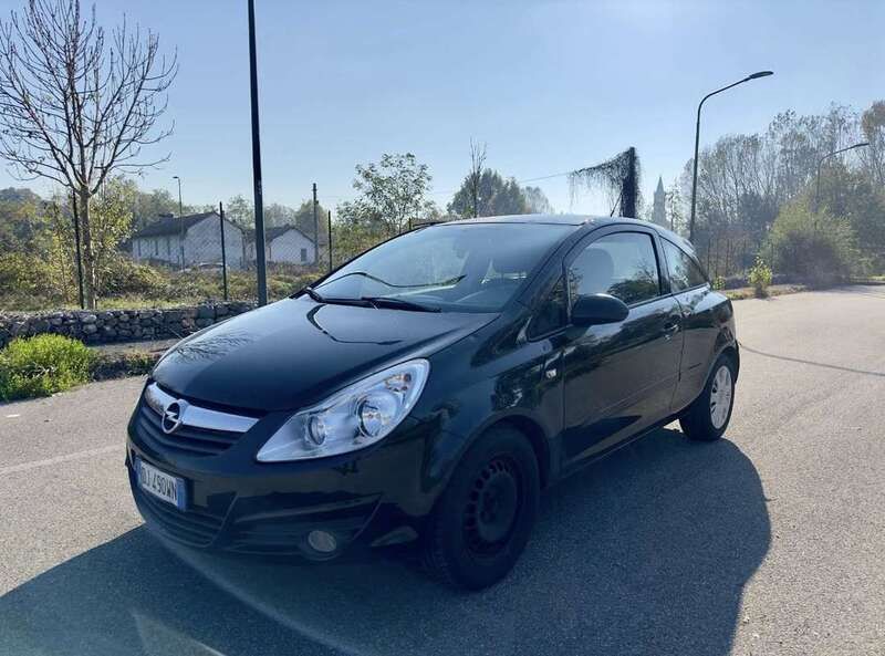 Usata Opel Corsa Sport 80 CV (58 kW) 2007 Nero Berlina