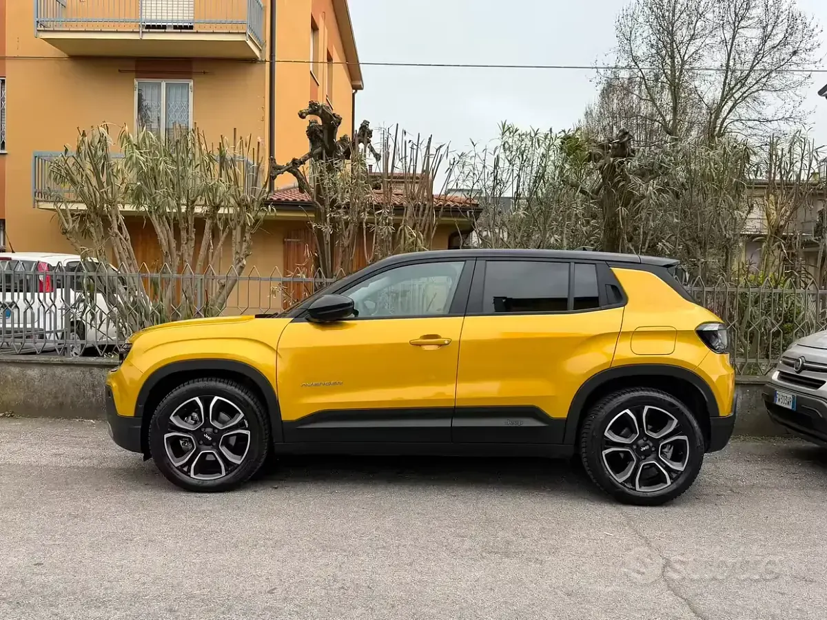 Usata Jeep Avenger Summit 61 kW (84 CV) 2024 SUV