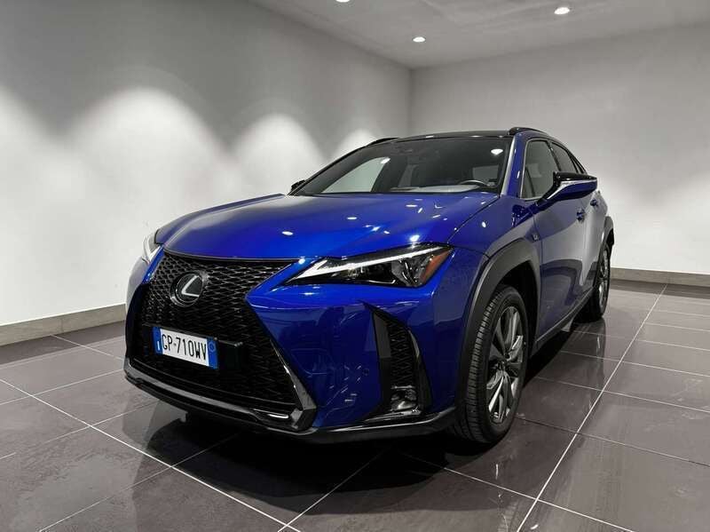 Bicolor blu zaffiro tetto nero Usata 2023 Lexus UX 250h SUV | 28.500 € (Cara) - Immagine 1/4