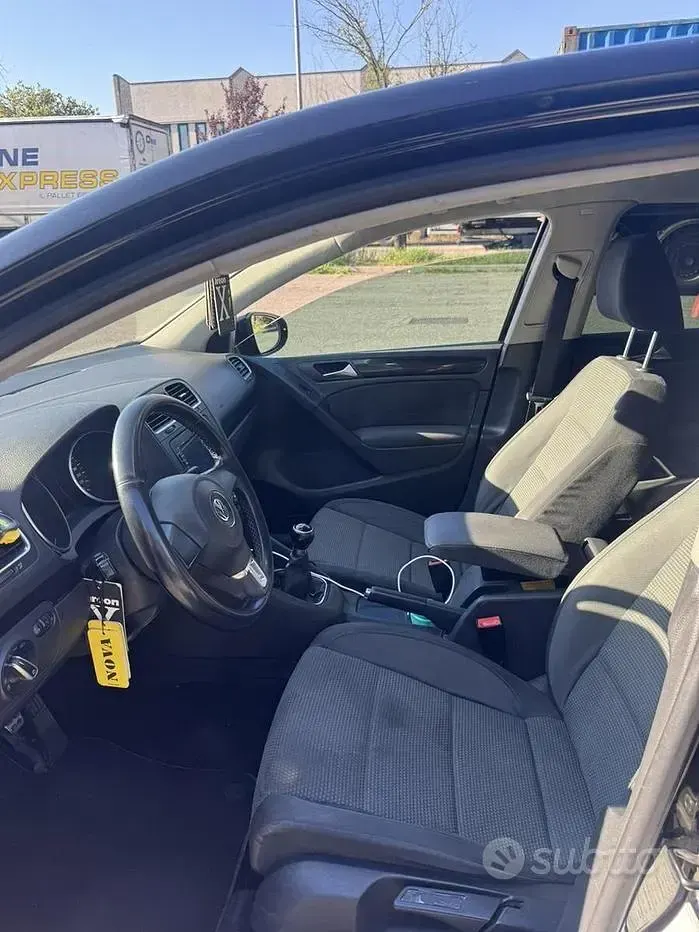 Usata VW Golf VI 105 CV (77 kW) 2010 Nero Utilitaria