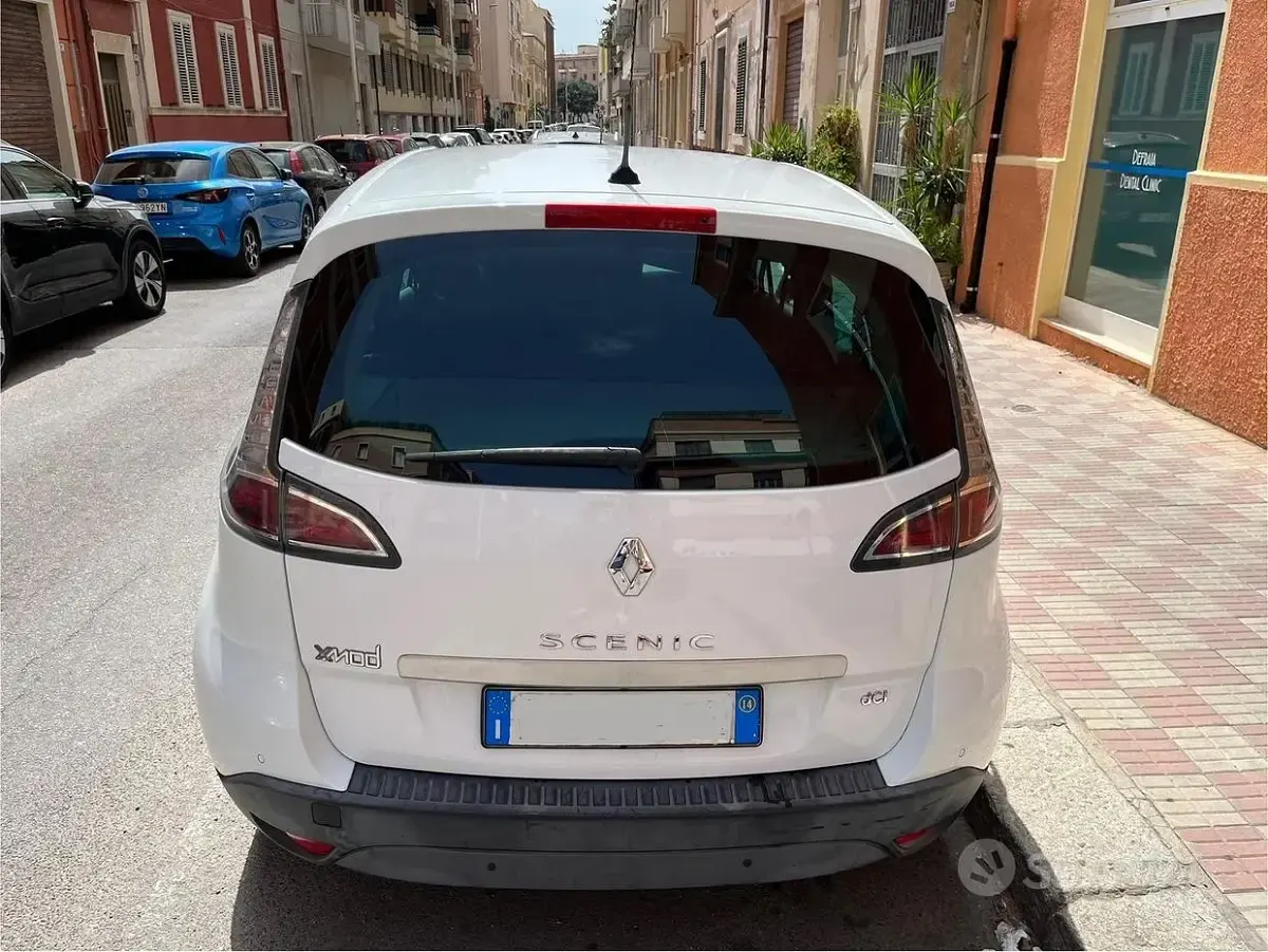 Usata Renault Scenic E-Tech XMOD 110 CV (80 kW) 2014 Bianco Monovolume
