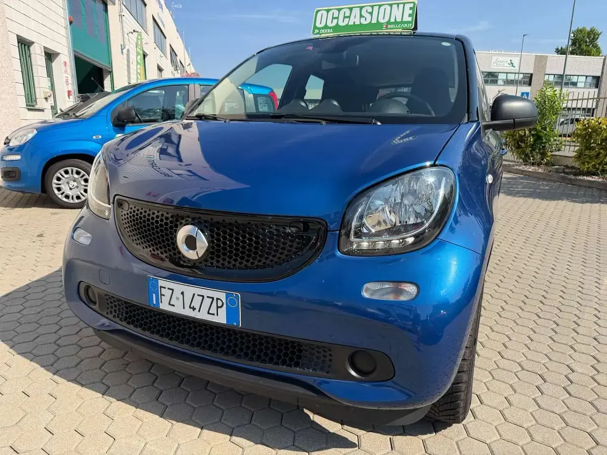 Usata Smart ForFour Superpassion 71 CV (52 kW) 2020 Blu/azzurro Utilitaria