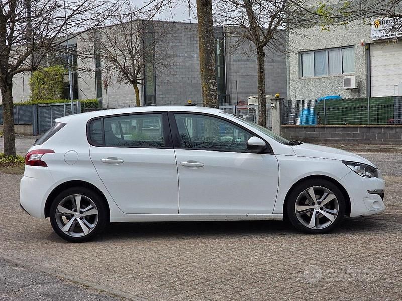 Usata Peugeot 308 Active 110 CV (80 kW) 2015 Bianco Berlina