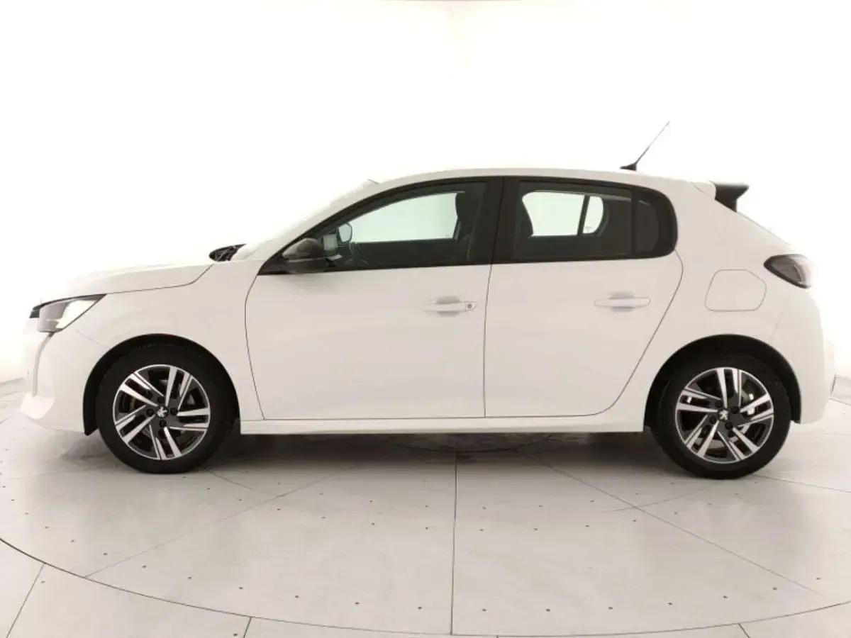Usata Peugeot 208 Allure 101 CV (74 kW) 2023 Bianco Utilitaria