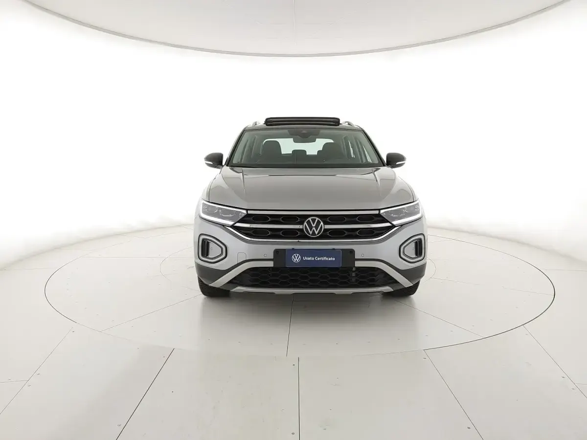 Usata VW T-Roc Style 110 CV (80 kW) 2023 Pyrit silver metallizzato nero SUV