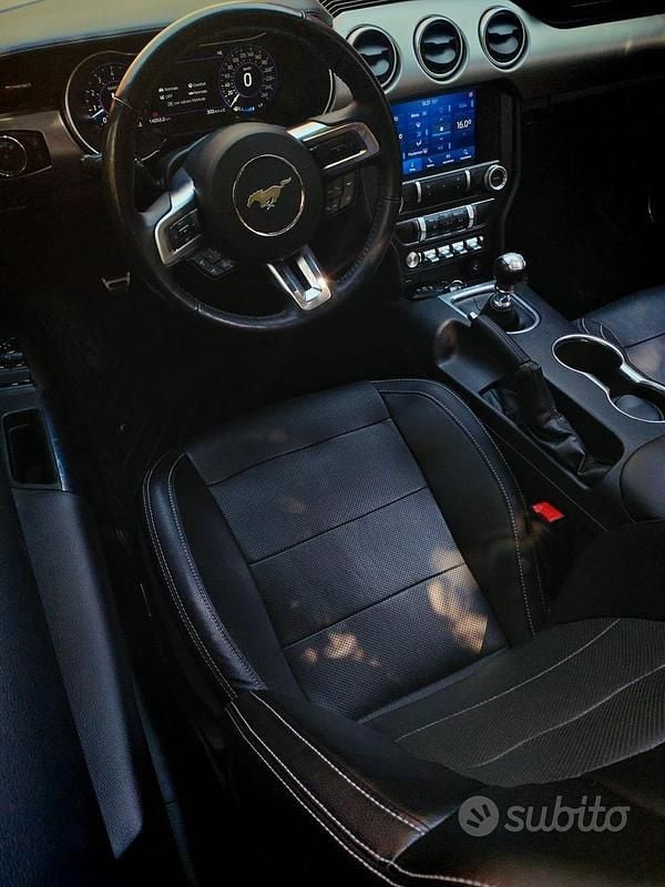 Usata Ford Mustang GT 450 CV (330 kW) 2020 Blu Cabrio
