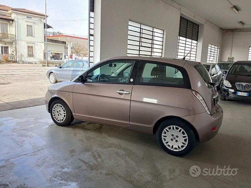 Usata Lancia Ypsilon 77 CV (56 kW) 2009 Grigio Utilitaria