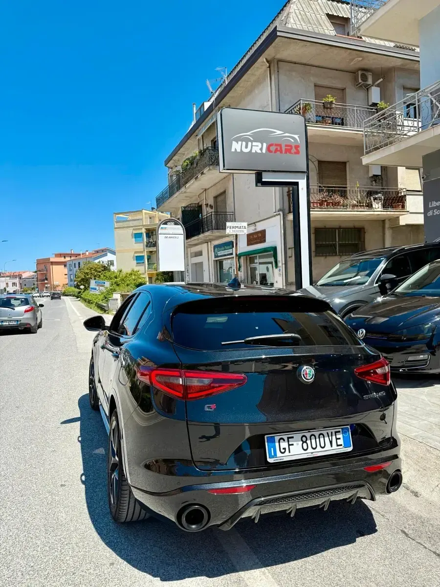 Usata Alfa Romeo Stelvio Veloce 209 CV (153 kW) 2021 Nero SUV