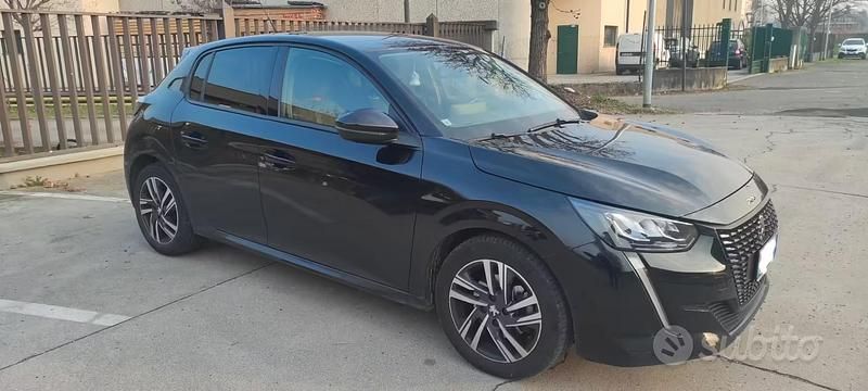 Usata Peugeot 208 Allure 100 CV (73 kW) 2022 Nero Utilitaria