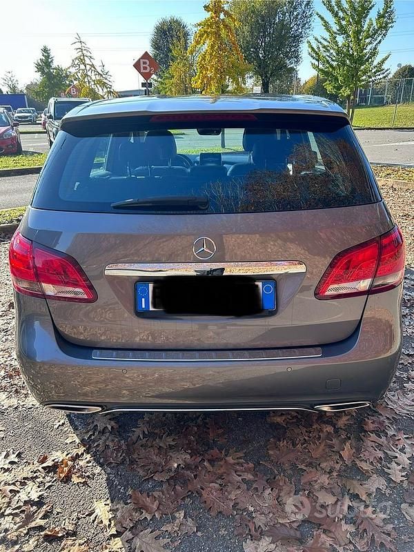 Usata Mercedes B200 136 CV (100 kW) 2016 Grigio Utilitaria