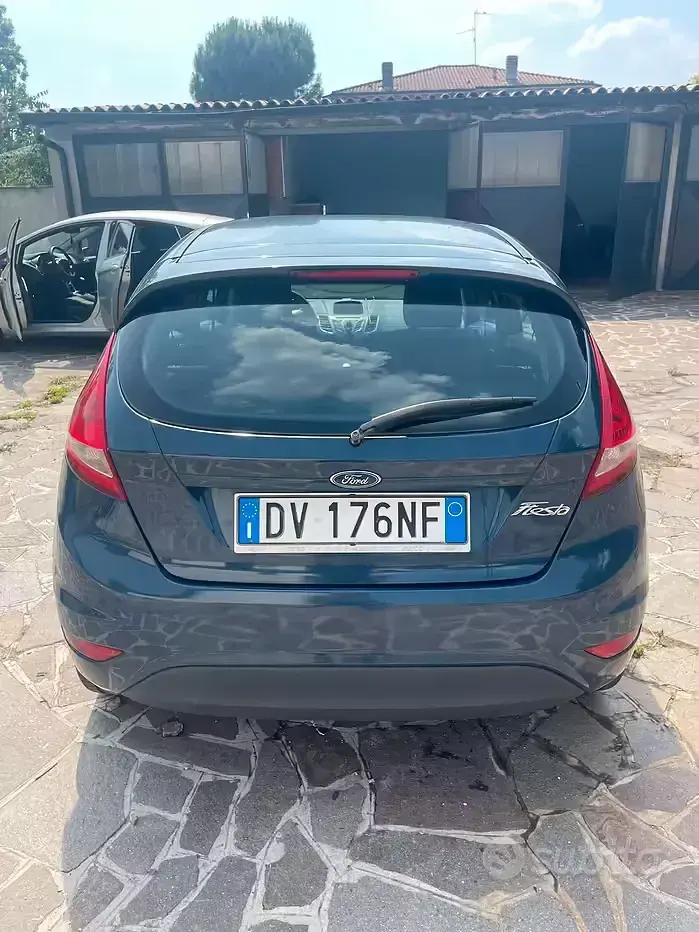 Usata Ford Fiesta 82 CV (60 kW) 2009 Blu Berlina