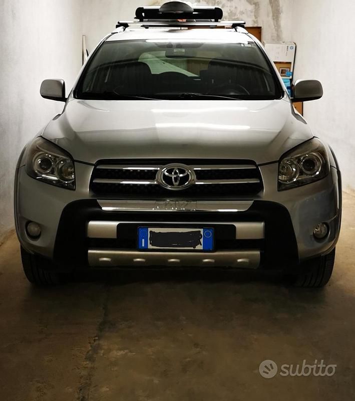 Usata Toyota RAV4 177 CV (130 kW) 2006 Grigio SUV