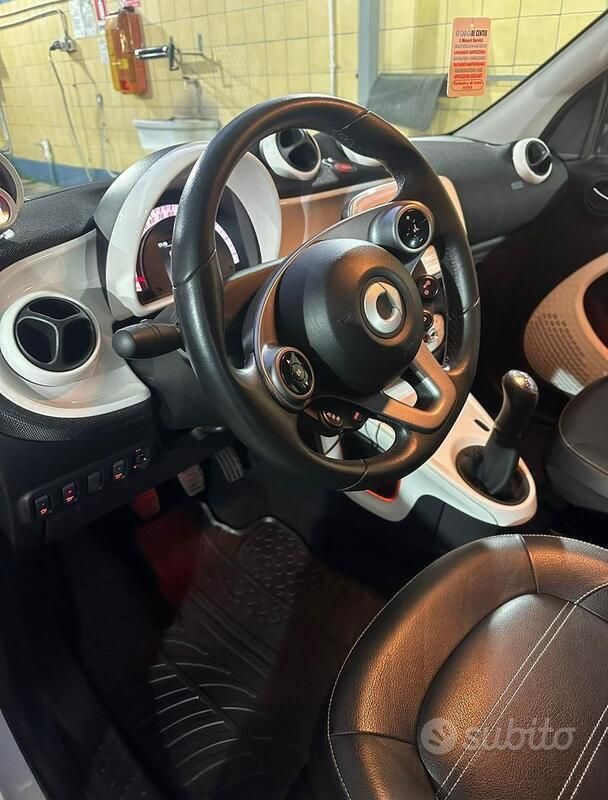 Usata Smart ForFour 71 CV (52 kW) 2016 Bianco Utilitaria