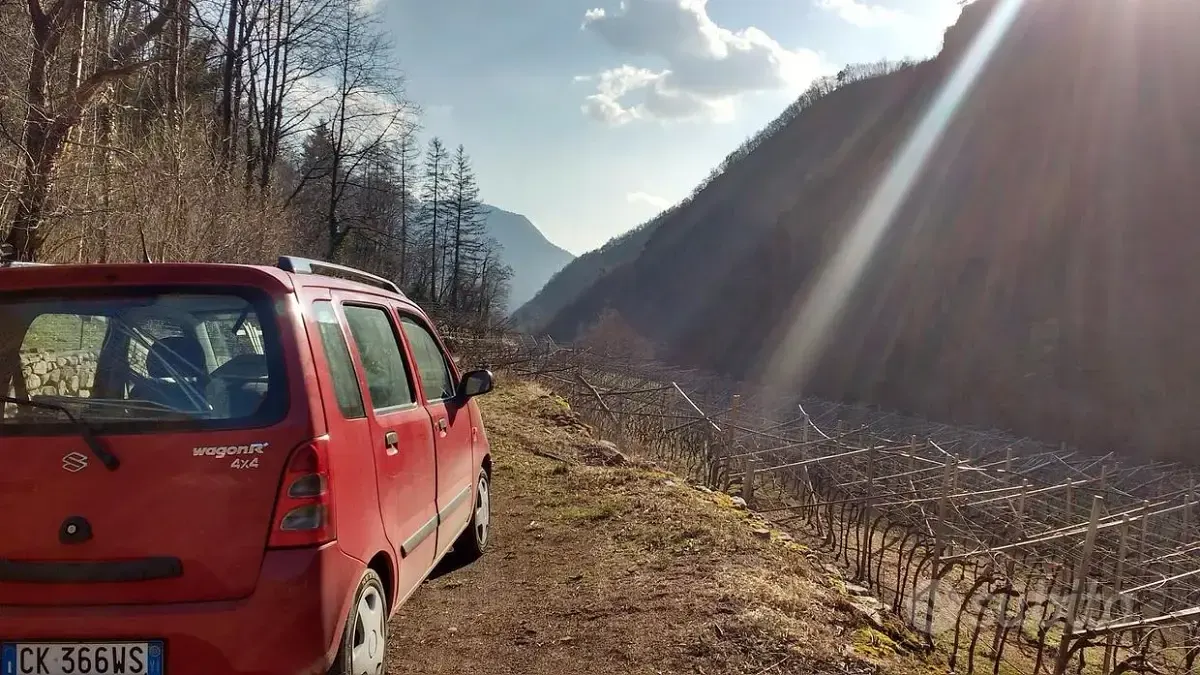 Usata Suzuki Wagon R+ 76 CV (55 kW) 2003 Rosso Monovolume
