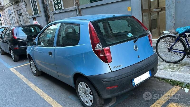 Usata Fiat Punto 80 CV (58 kW) 2007 Blu Utilitaria