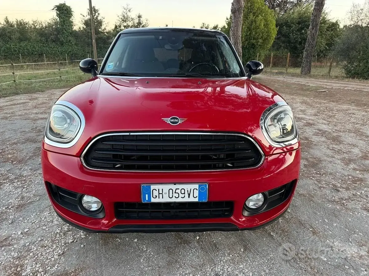 Usata Mini Cooper D Countryman Business 150 CV (110 kW) 2018 Rosso SUV
