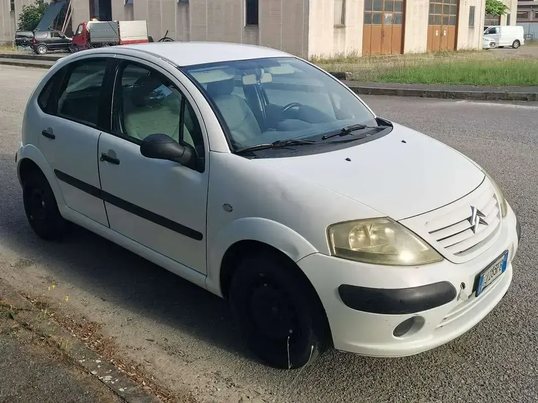 Usata Citroën C3 68 CV (50 kW) 2003 Bianco Berlina