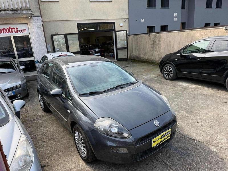 Usata Fiat Punto Lounge 75 CV (55 kW) 2012 Grigio scuro Utilitaria