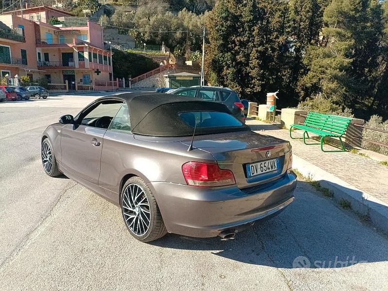 Usata BMW 120 Cabriolet 177 CV (130 kW) 2009 Grigio Cabrio