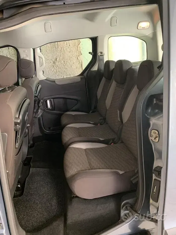 Usata Peugeot Partner Tepee 92 CV (67 kW) 2012 Grigio Monovolume