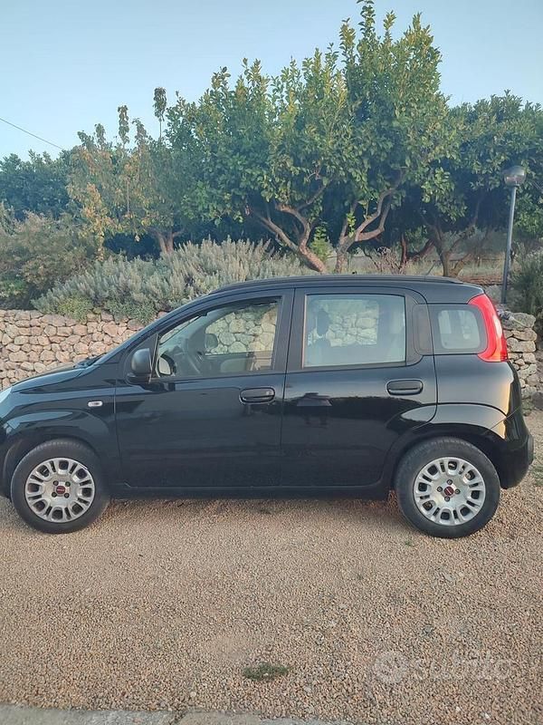 Usata Fiat Panda Lounge 69 CV (50 kW) 2016 Nero Utilitaria