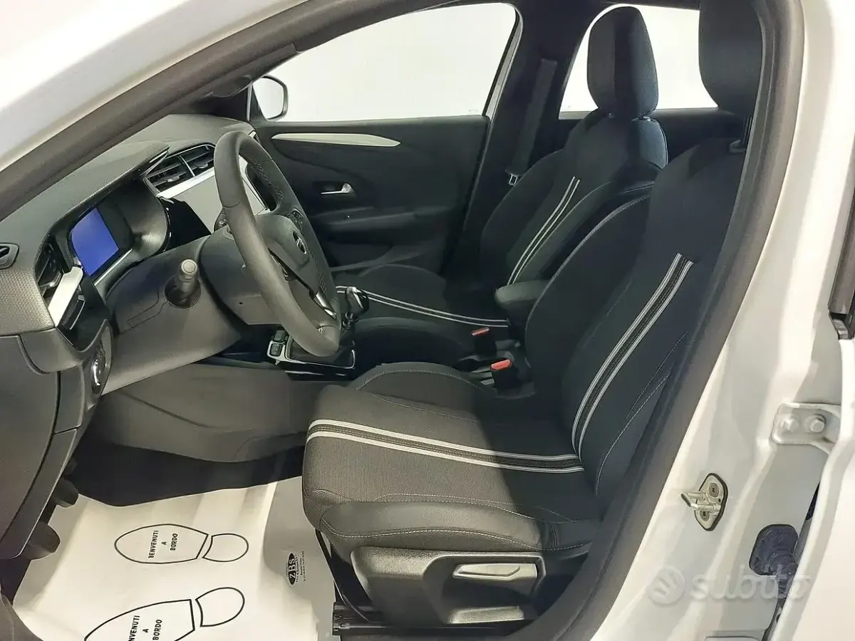Usata Opel Corsa 101 CV (74 kW) 2025 Bianco Utilitaria