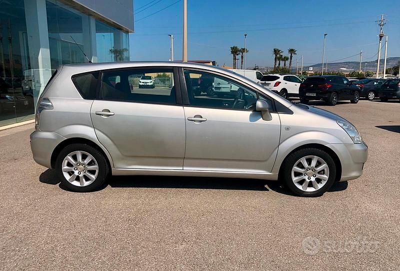 Usata Toyota Corolla Verso Sol 136 CV (100 kW) 2006 Grigio Monovolume